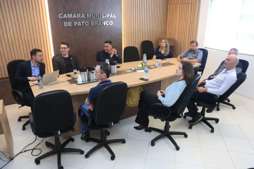 Câmara de Pato Branco recebe TCE-PR para projeto piloto visita tce pr camara pato branco
