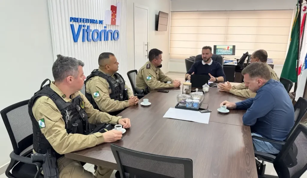 Vitorino e PMPR reforçam ações de segurança pública vitorino pmpr