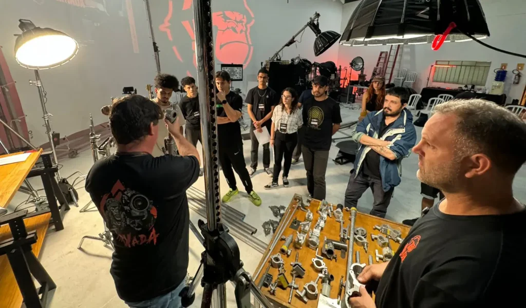 Curso gratuito de Elétrica Avançada para Cinema em Francisco Beltrão armada academy4 divulgação