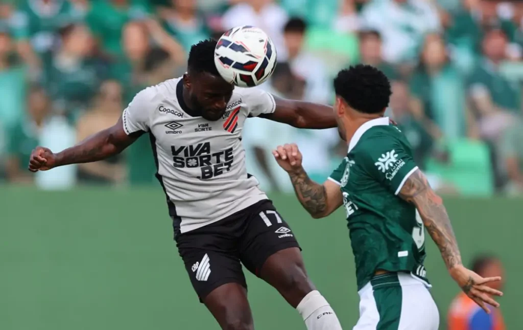 Athletico bate Goiás fora e retorna ao G4 da Série B goixcap