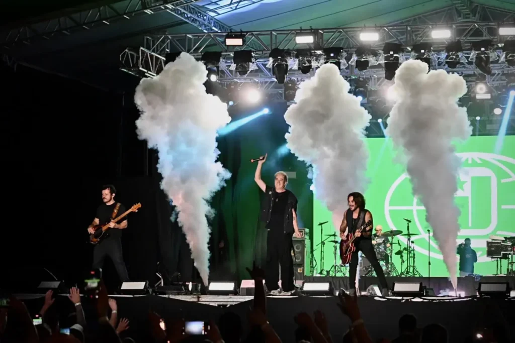 Show do Jota Quest leva multidão à Expopato jota quest expopato2025