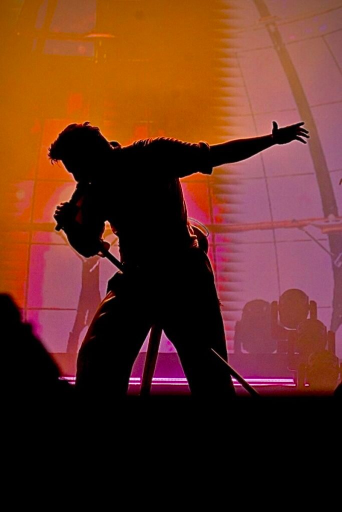 Luan Santana faz história e leva mais de 50 mil à Expopato www.levelsstudio.com.br/