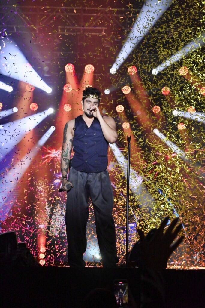 Luan Santana faz história e leva mais de 50 mil à Expopato www.levelsstudio.com.br/