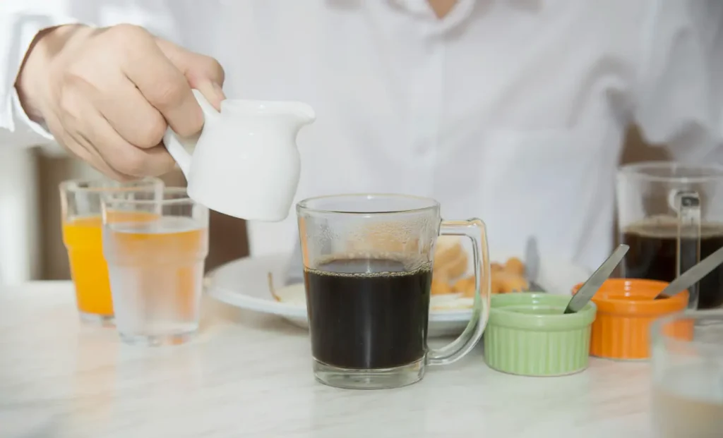 Hidratação com água, café e chá pode aumentar a longevidade café