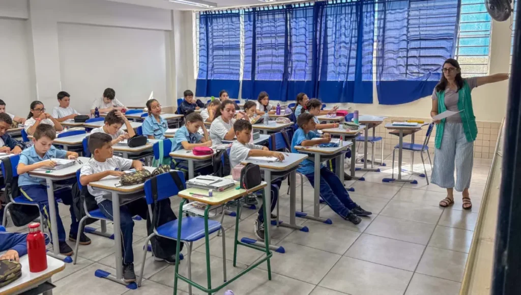 50 colégios podem aderir ao modelo cívico-militar colegio civicom 21 0