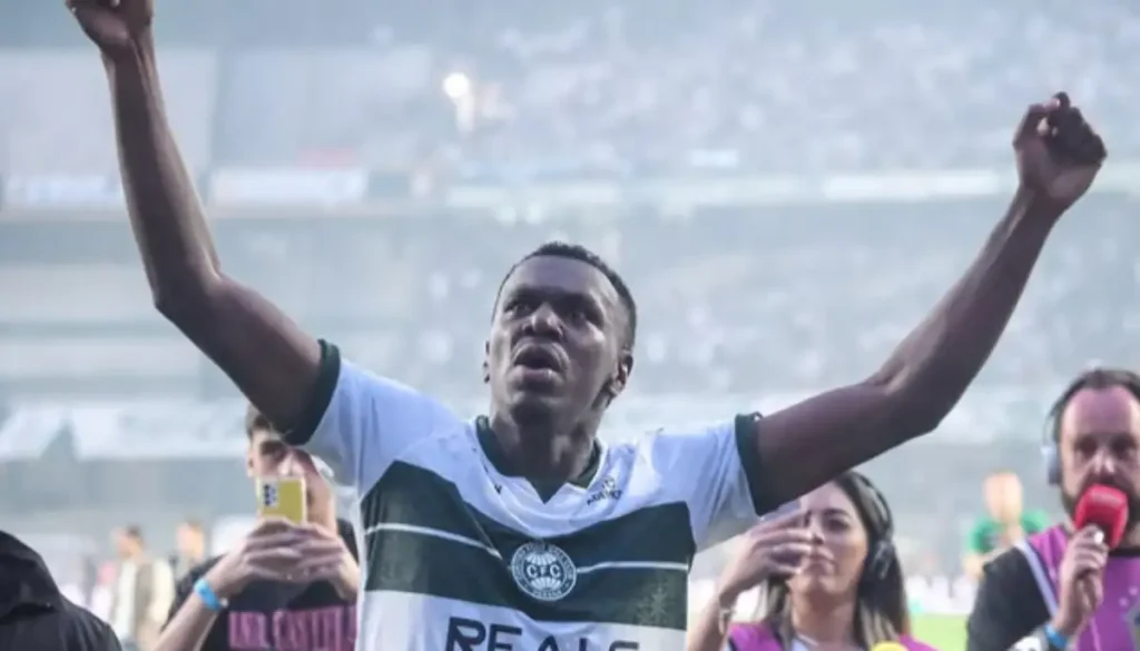 Coritiba se garante na Série A com empate diante do Athletic coritiba