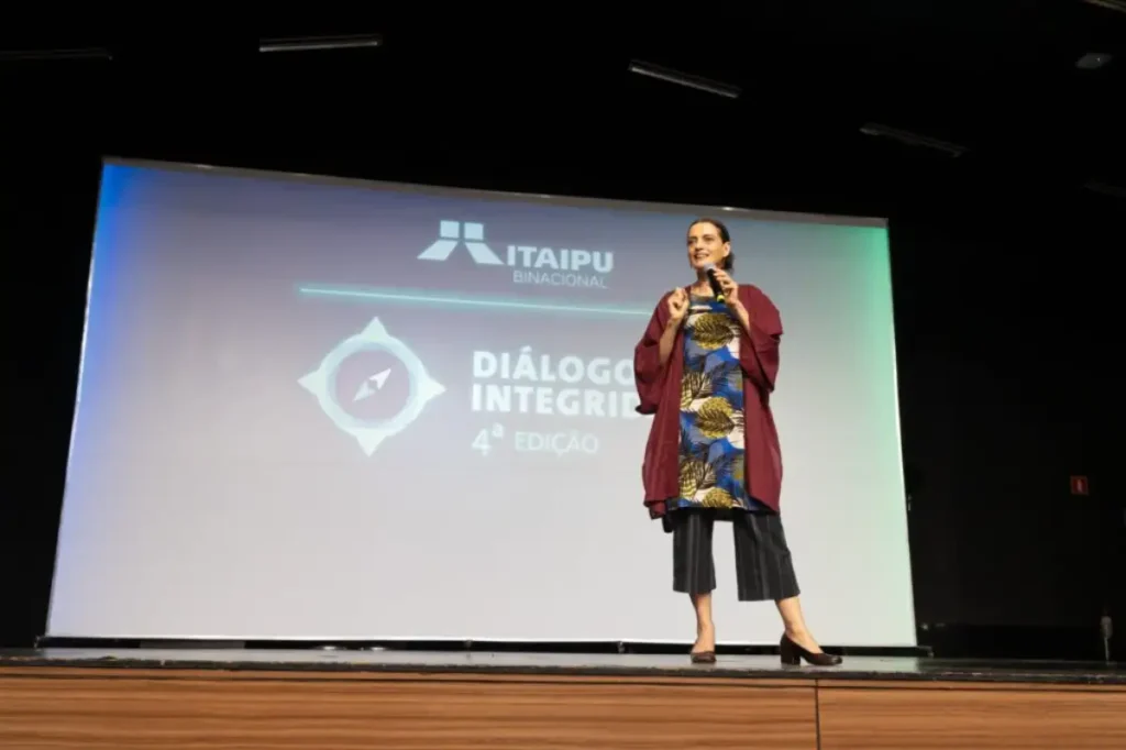 Denise Fraga debate ética e gentileza em evento da Itaipu denise fraga itaipu