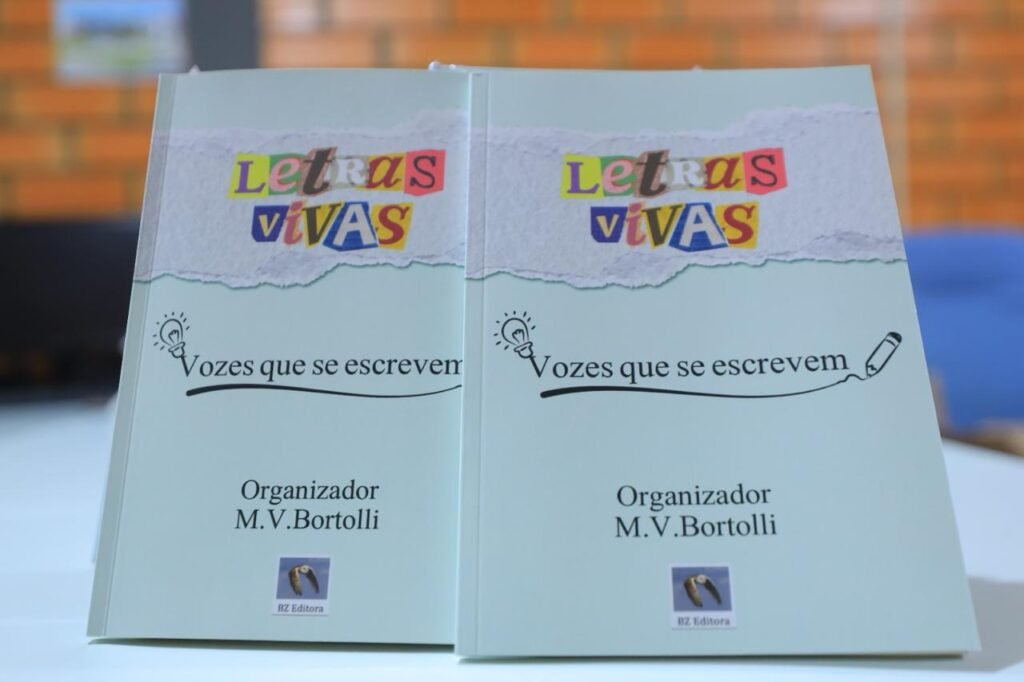 Lançamento na Expopato do livro com alunos do projeto Letras Vivas livro educação pato branco expopato