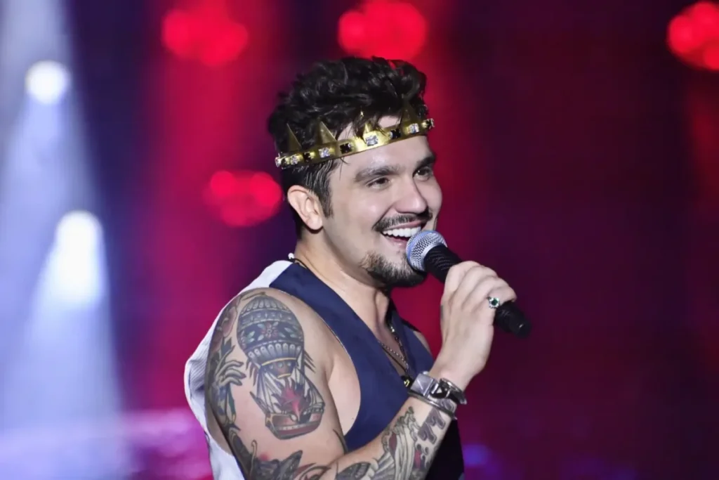 Luan Santana faz história e leva mais de 50 mil à Expopato luan santana expopato