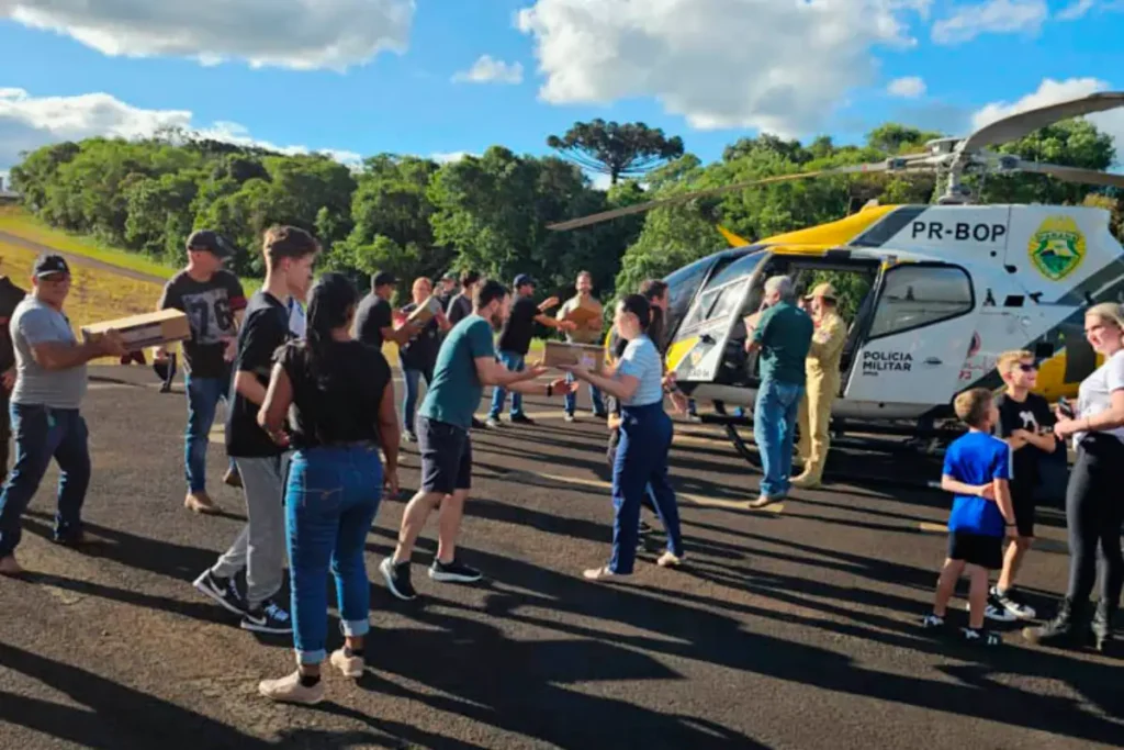 Helicópteros levam insumos médicos a Rio Bonito rio bonito do iguaçu apoio aéreo
