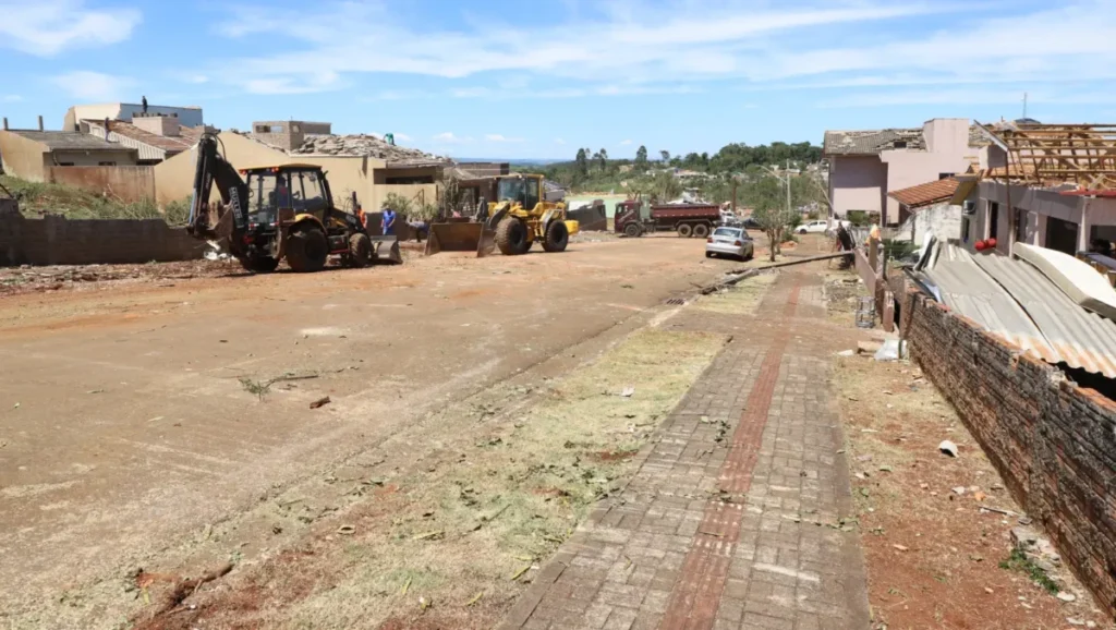 rio bonito do iguaçu maquinas trabalhando