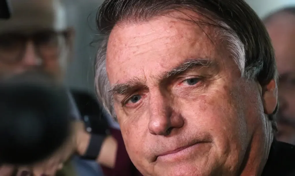 Bolsonaro volta a ter soluços após cirurgias bolsonaro
