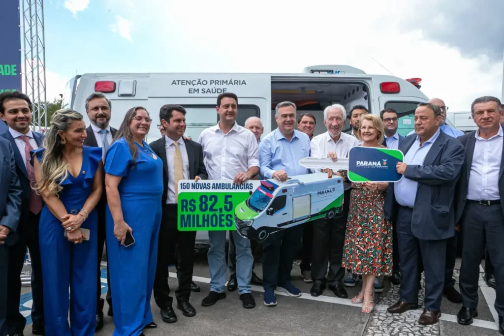 Paraná entrega aos municípios 150 ambulâncias UTI móvel entrega ambulancias