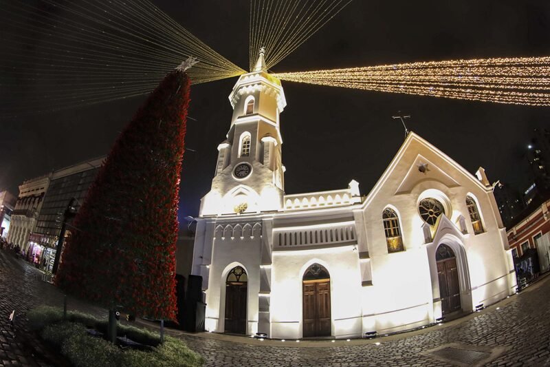Decorações de Natal em Curitiba continuam até 6 de janeiro image