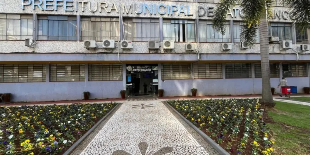 Secretaria de Educação de Pato Branco divulga nota oficial prefeitura de pato branco