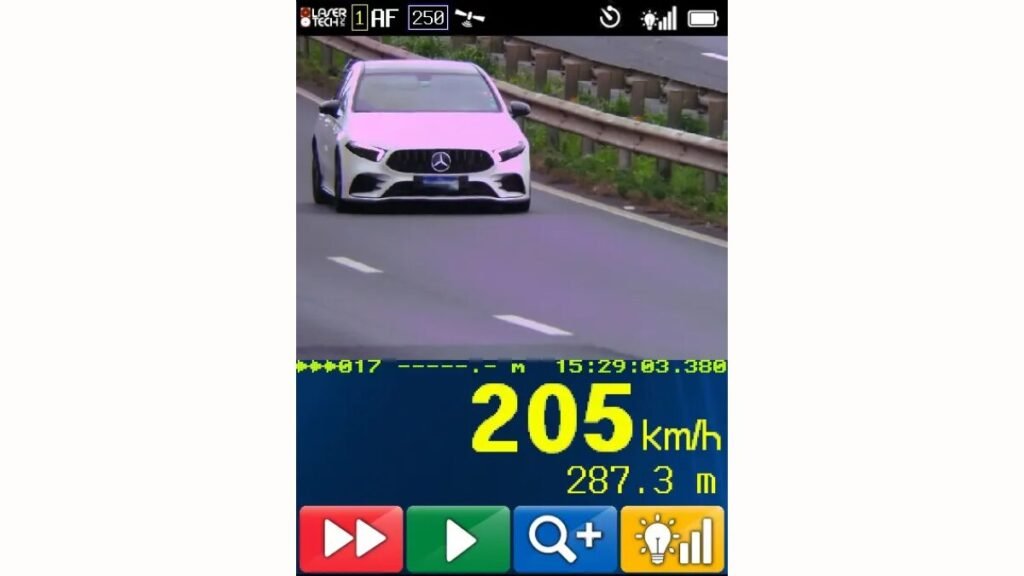 PRF flagra Mercedes-Benz a 205 km/h na BR-376 foto (1)