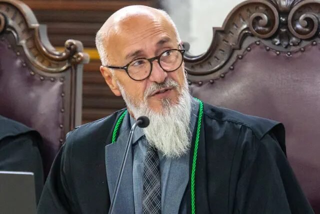 Lei não veda contratação de empresa de esposa de vereador por prefeitura image