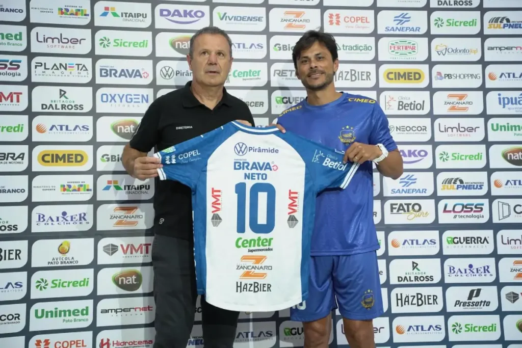 Neto é apresentado e assume a camisa 10 do Pato Futsal neto elizeu pato futsal