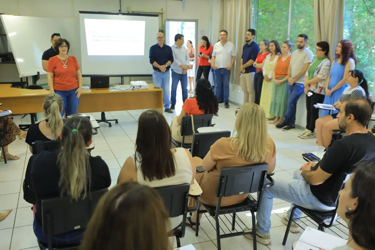 Últimas Notícias reunião educação 2026