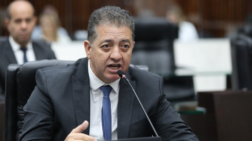 deputado cobra repórter