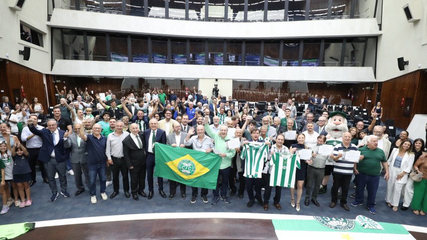 Assembleia homenageia Coritiba pela conquisa do Torneio do Povo