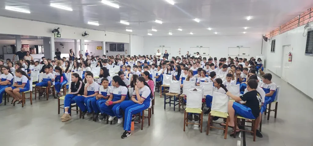 camara vitorino recebe alunos