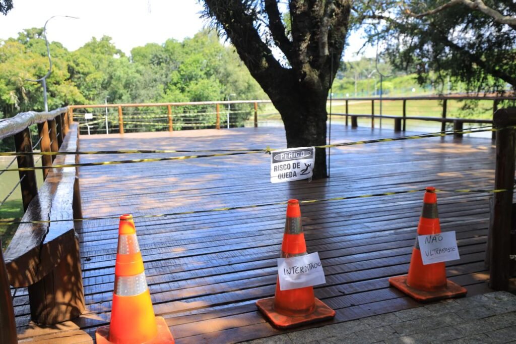 deck madeira parque alvorecer