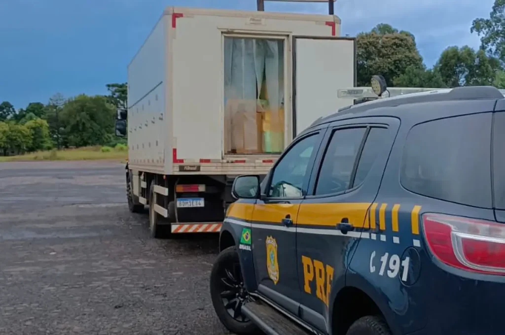 Celulares em carga de sorvete