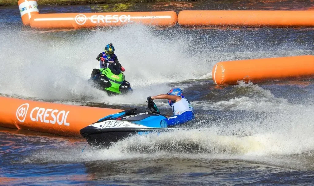 jet ski lago dourado dois vizinhos