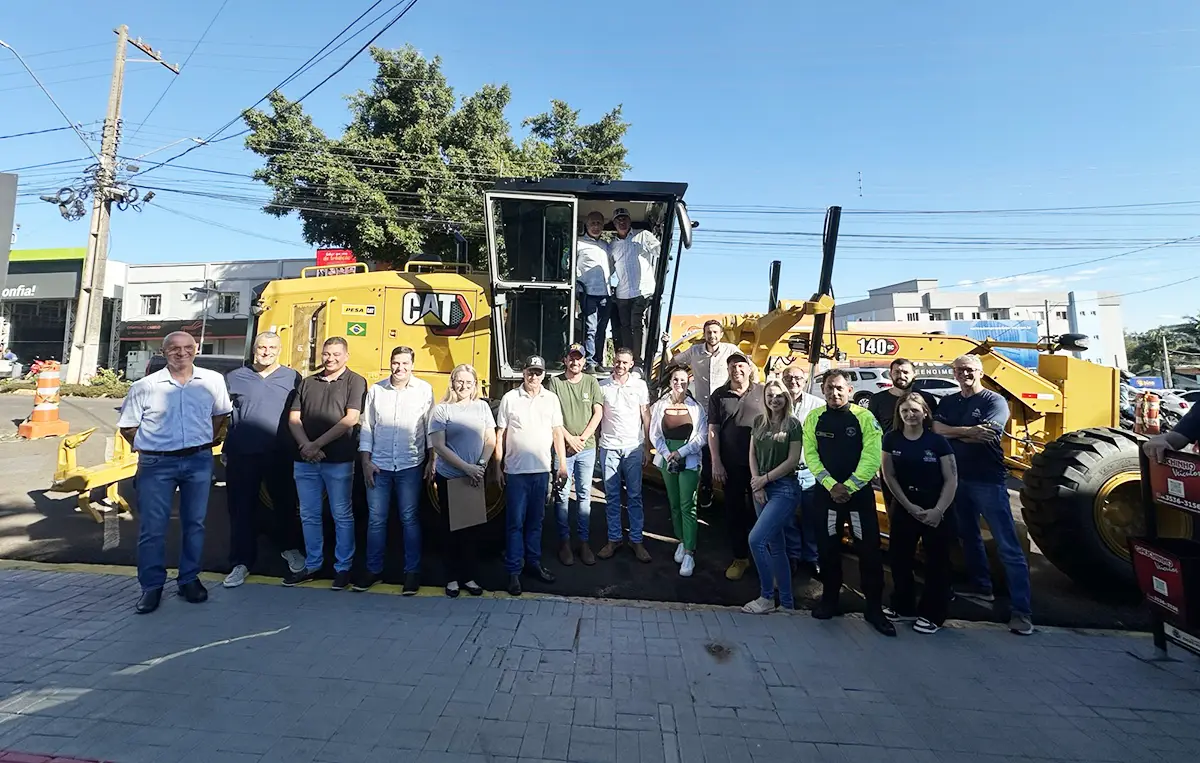 motoniveladora dois vizinhos