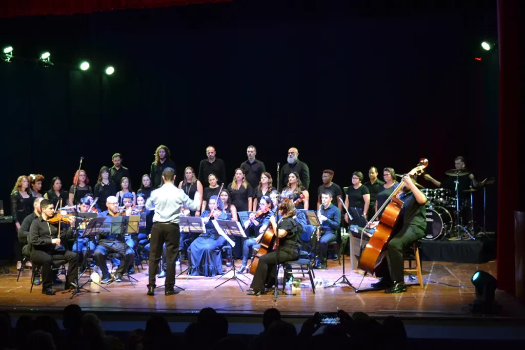 orquestra e coral.JPG
