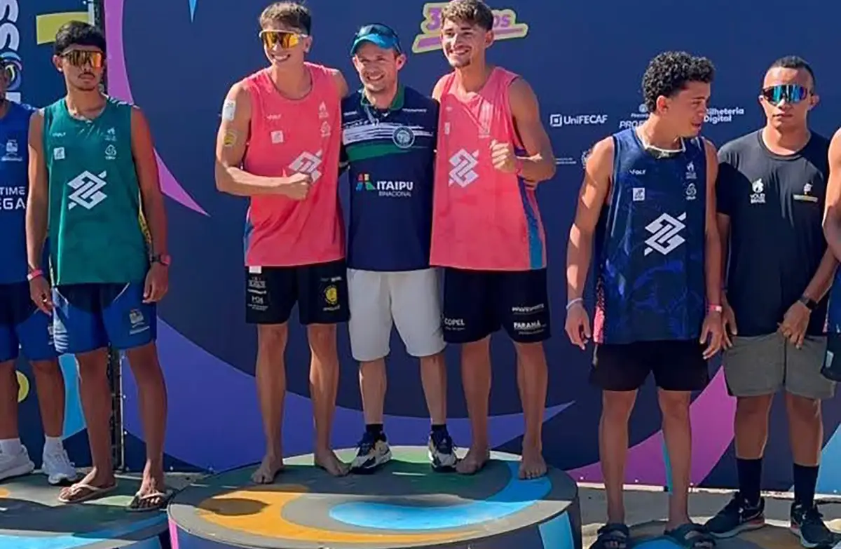 Atleta e técnico de Dois Vizinhos são campeões de vôlei de praia