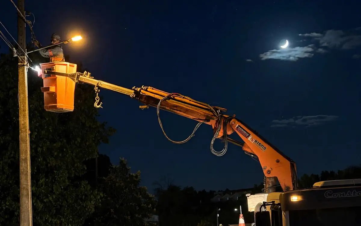 Troca de lâmpadas por LED deixa Coronel Vivida mais segura