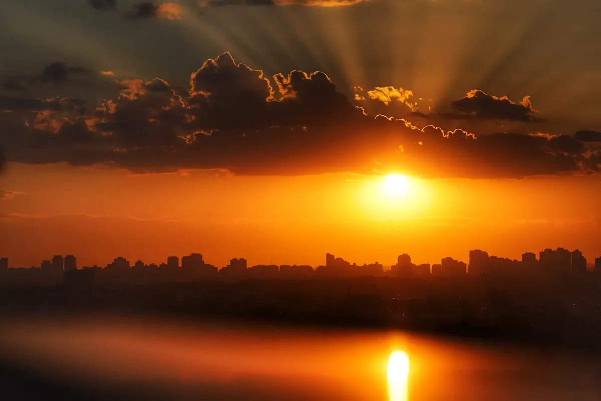Paraná terá calor de até 35°C até quarta-feira e depois esfria