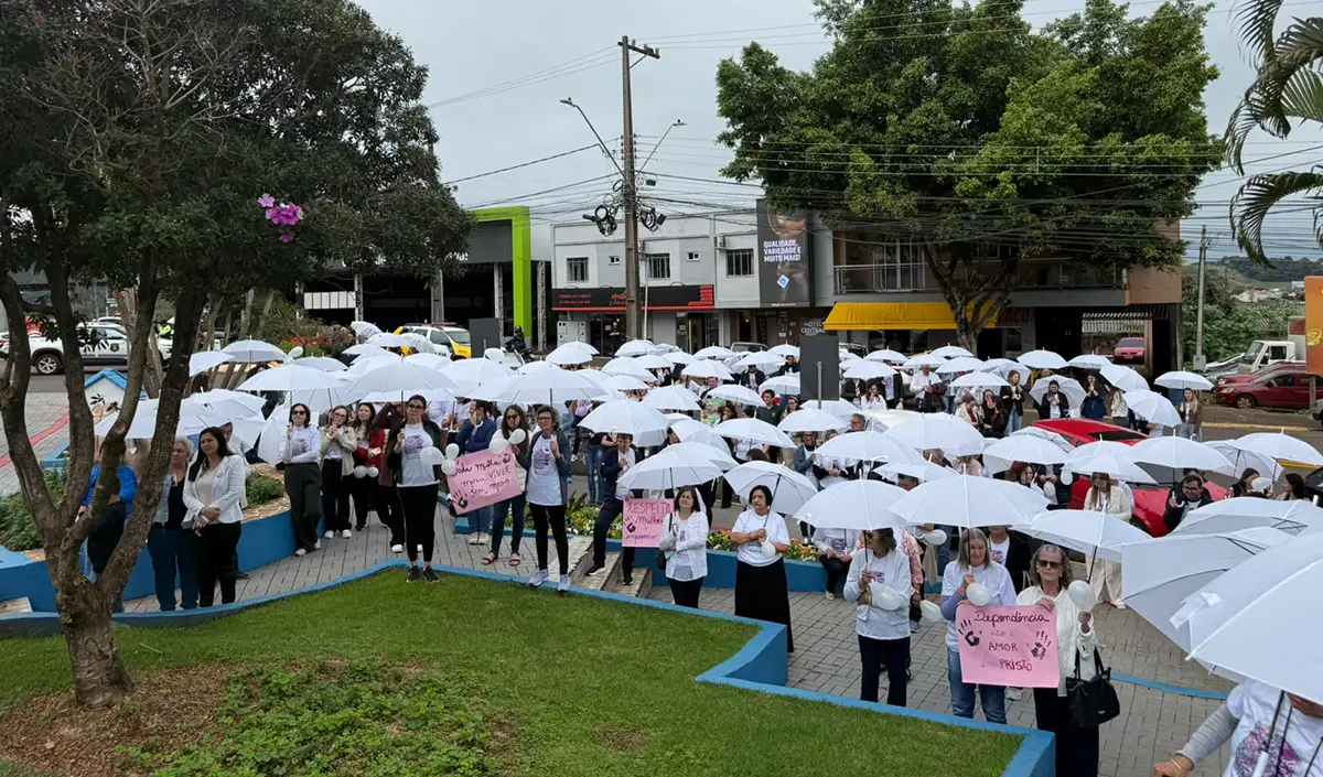 Dois Vizinhos faz caminhada contra o feminicídio