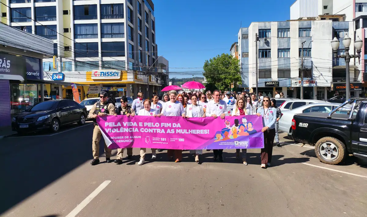 Francisco Beltrão realizou Caminhada do Meio-Dia contra o feminicídio