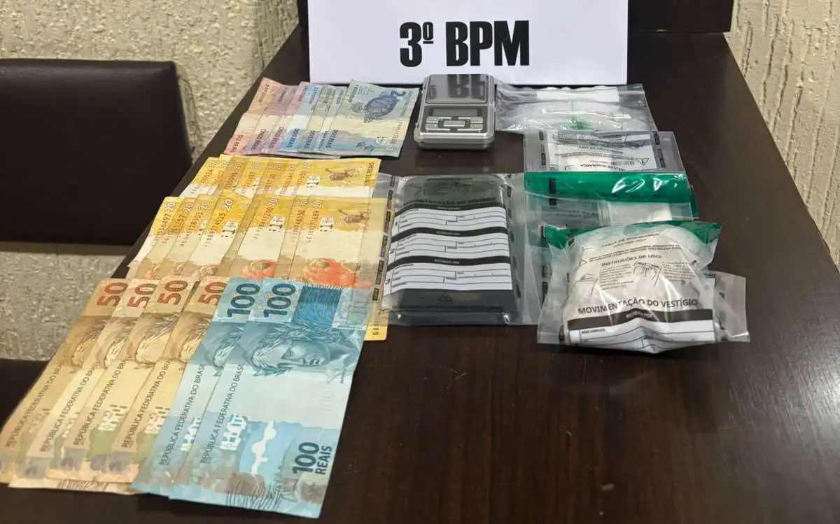 PM prende homem por tráfico de drogas via delivery