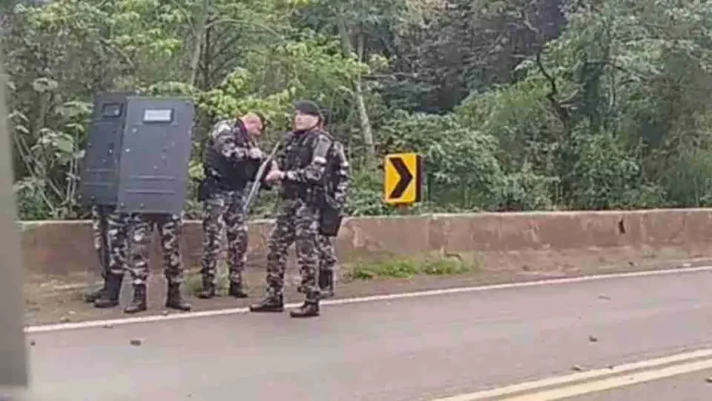 confronto policial br-277