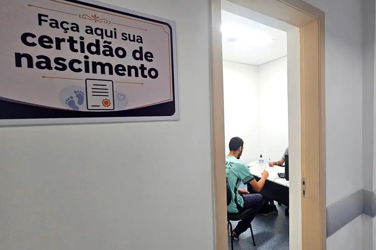 Maternidades do Paraná emitem certidão de nascimento na maternidade