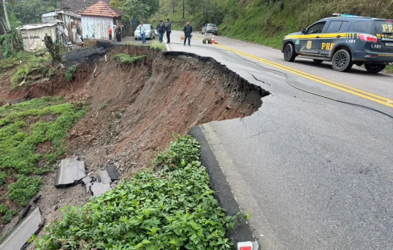 chuva estrada prf