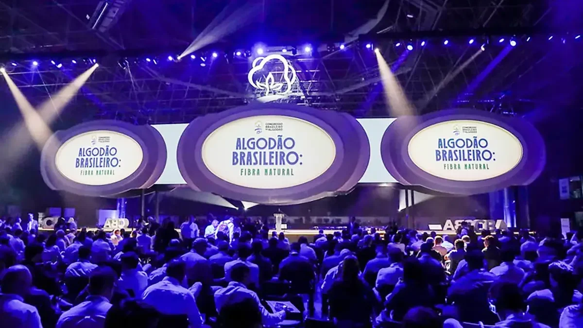 Produtores do Paraná participam de congresso do algodão