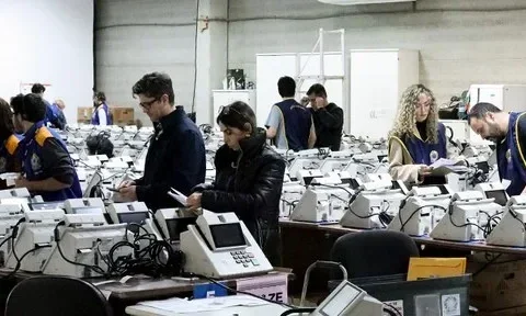justiça eleitoral urnas