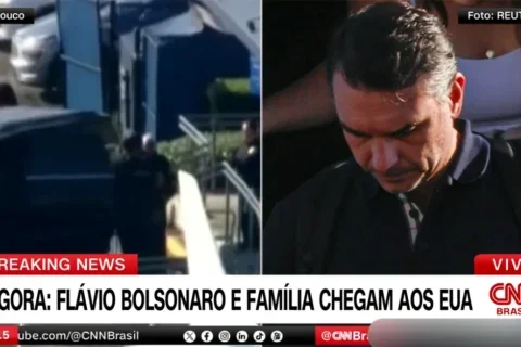 Flávio Bolsonaro e família chegam aos EUA