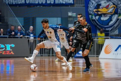 Pato Futsal enfrenta Acel nas quartas de final