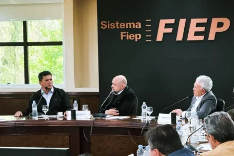 Governador eleito Sergio Moro participa de reunião com a diretoria da Fiep, em Curitiba, para apresentar prioridades de sua futura administração.