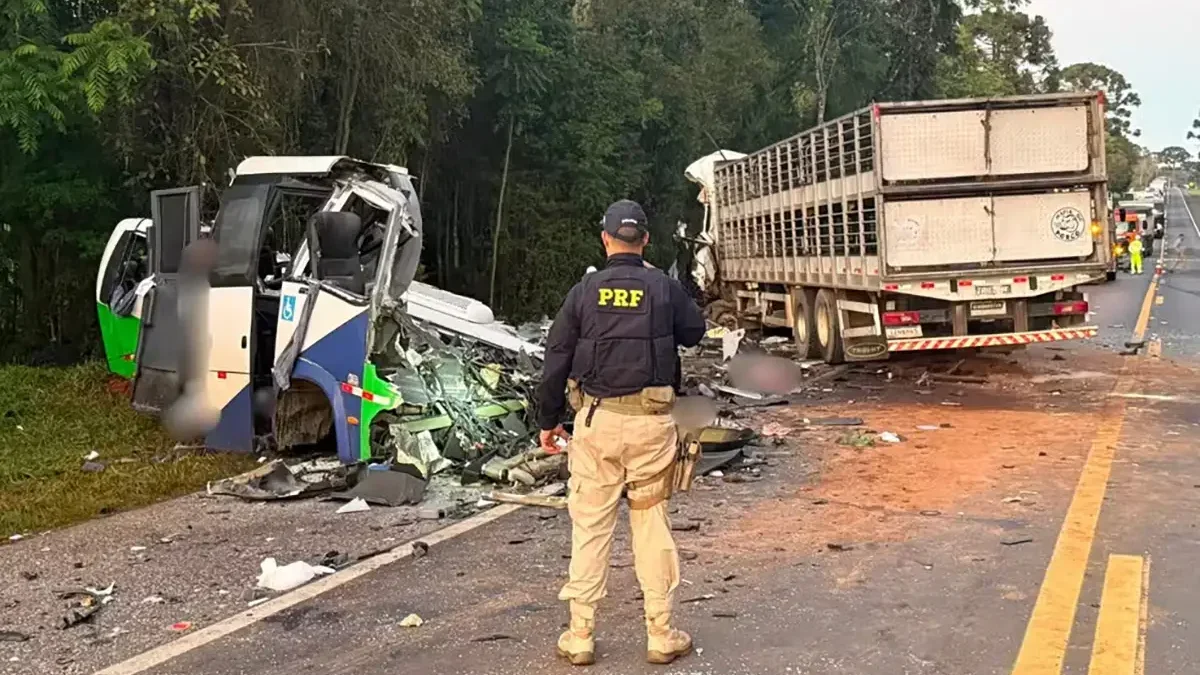 acidente onibus caminhão ipiranga
