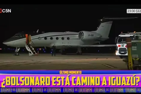 aviao-suposta-fuga-de-flavio-bolsonaro