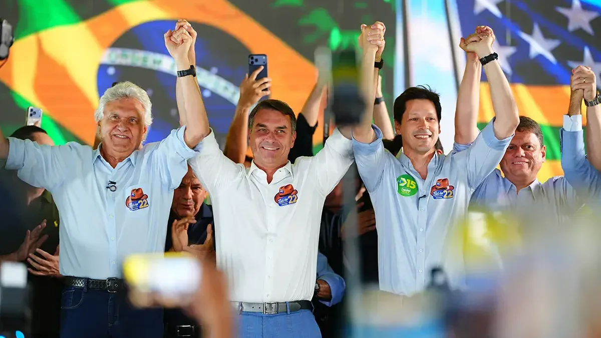Ronaldo Caiado e Daniel Vilela anunciaram apoio a Flávio Bolsonaro nesta terça-feira, em Goiânia.