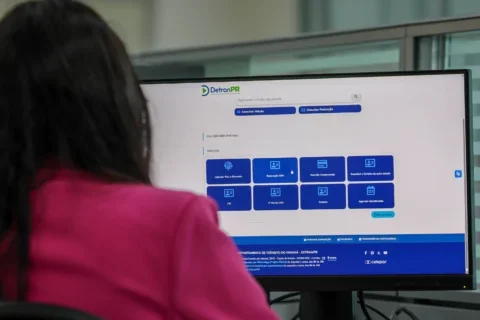 Detran-PR moderniza processos para obtenção da CNH
