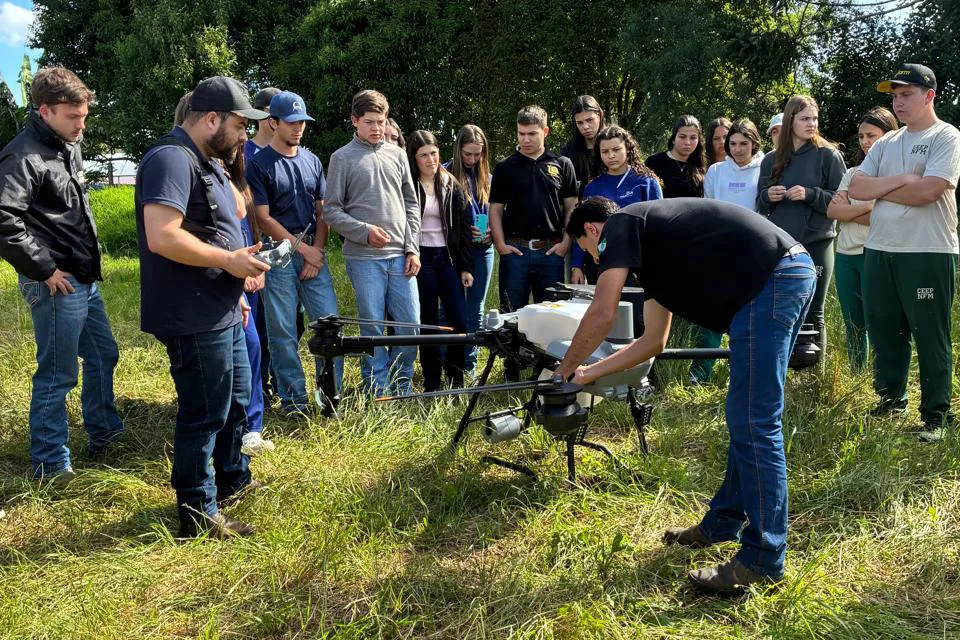 drone colégios agrícolas